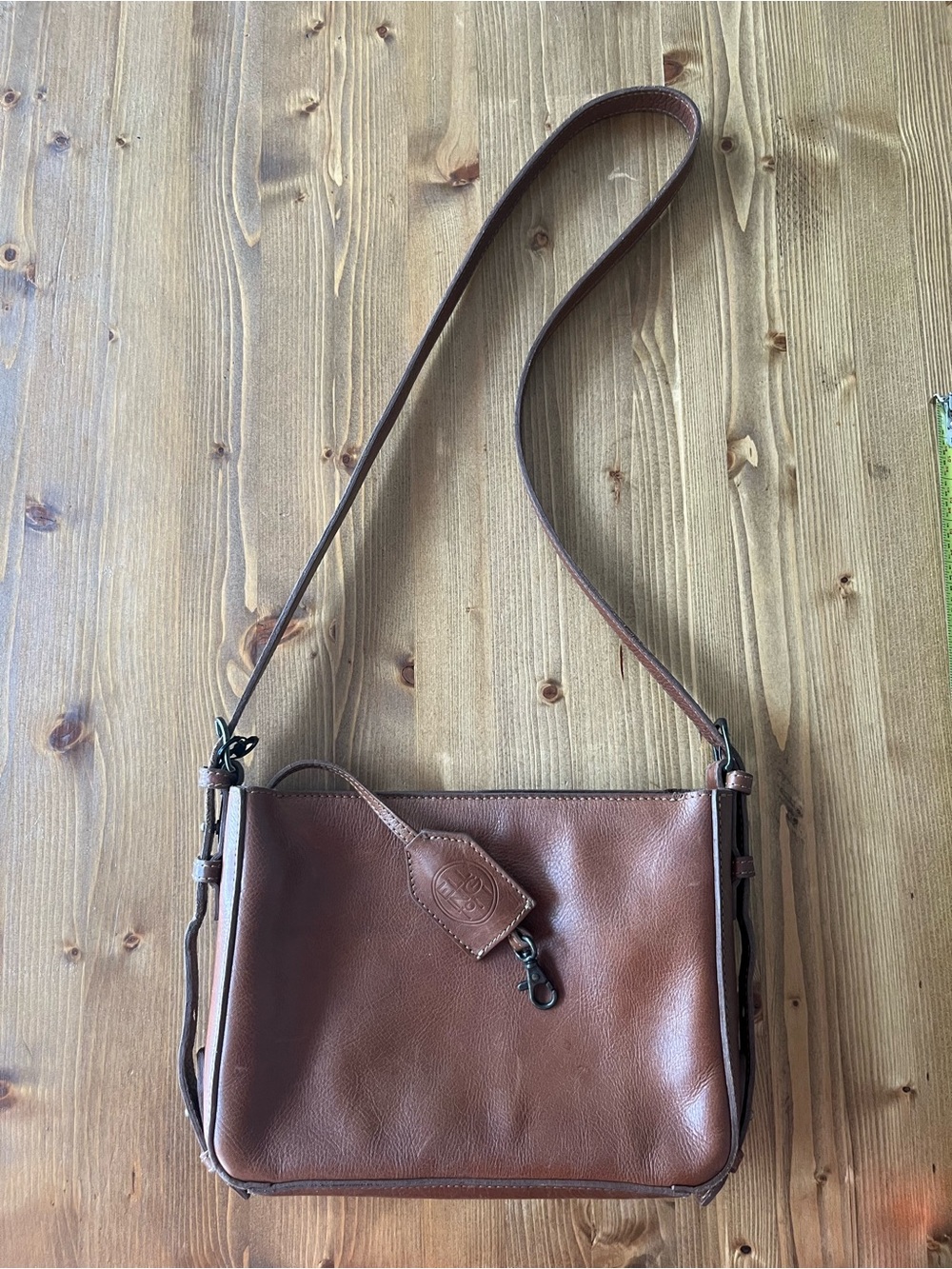 Ellington Leather Crossbody Handbag in Brown - Classic Everyday Bag